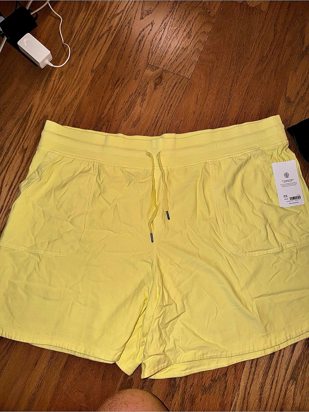 Athleta Farallon Mid Short Athletic Shorts in Yellow US 3X